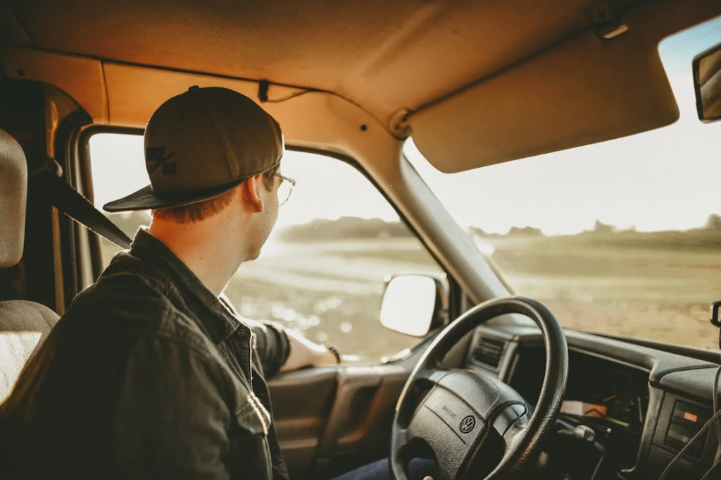 An agent doing driving dollars